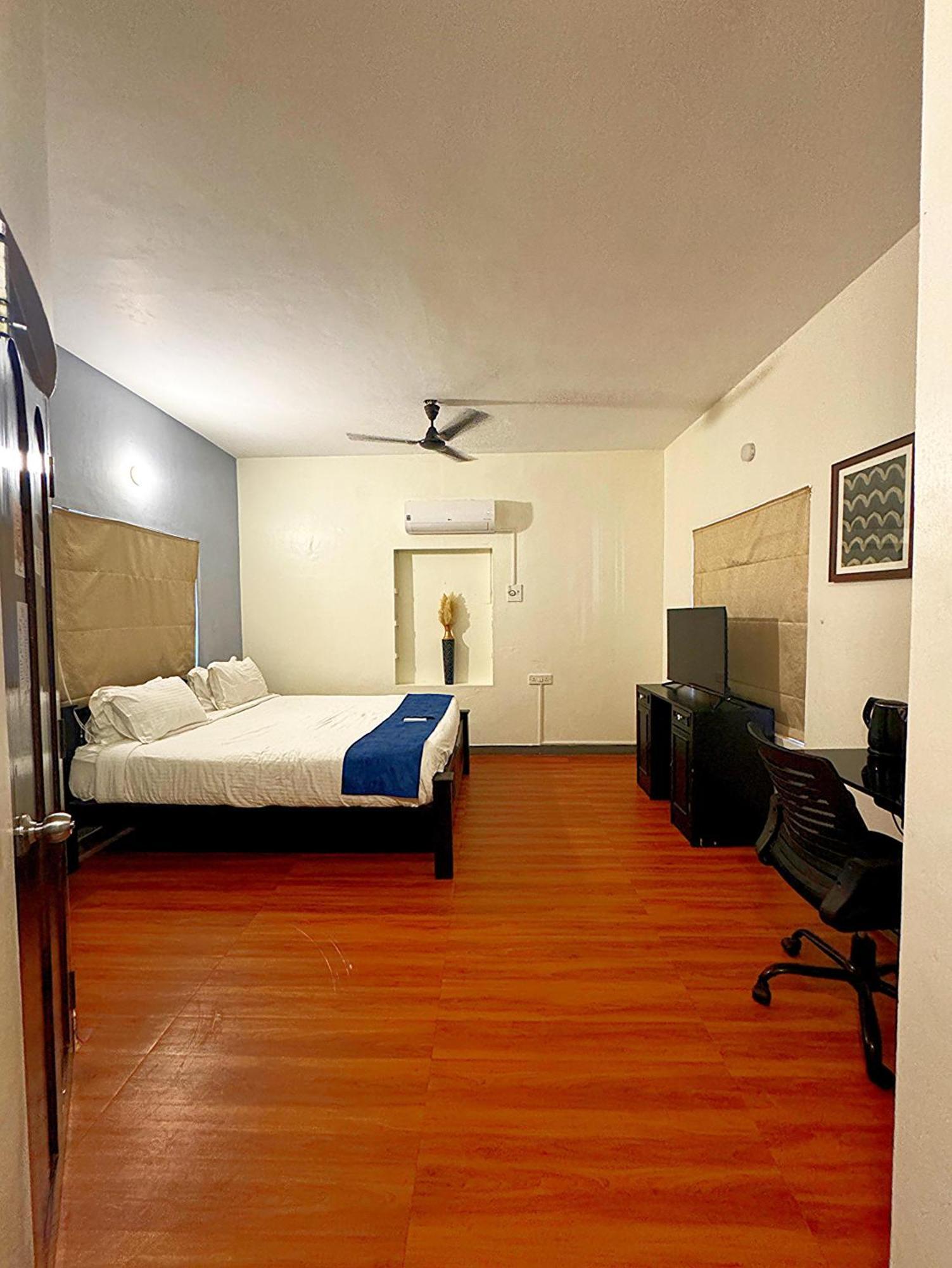 Brick Castle Hotel Chennai Exterior photo